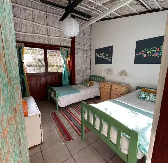 تختخواب و صبحانه Eco Hostel Lo De Lola
