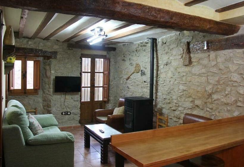 Casa Rústica En Villafranca Del Cid Con Vistas A La Montaña Els Arenals