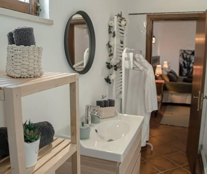 Cosy Farmhouse Quinta Da Eira 140 Years Old