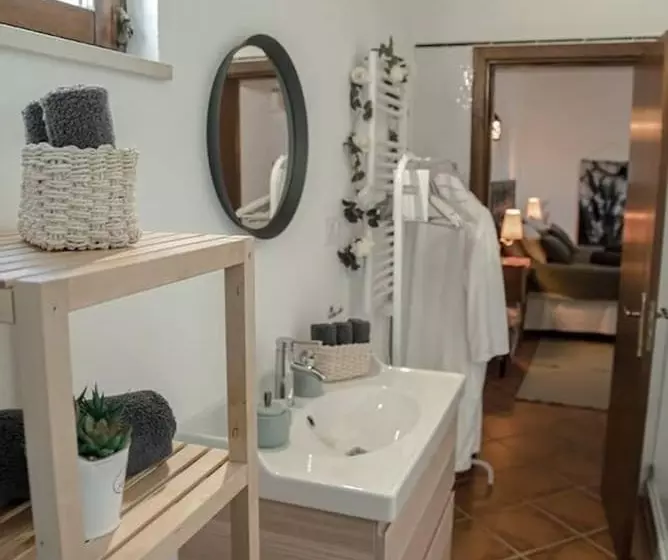 Cosy Farmhouse Quinta Da Eira 140 Years Old