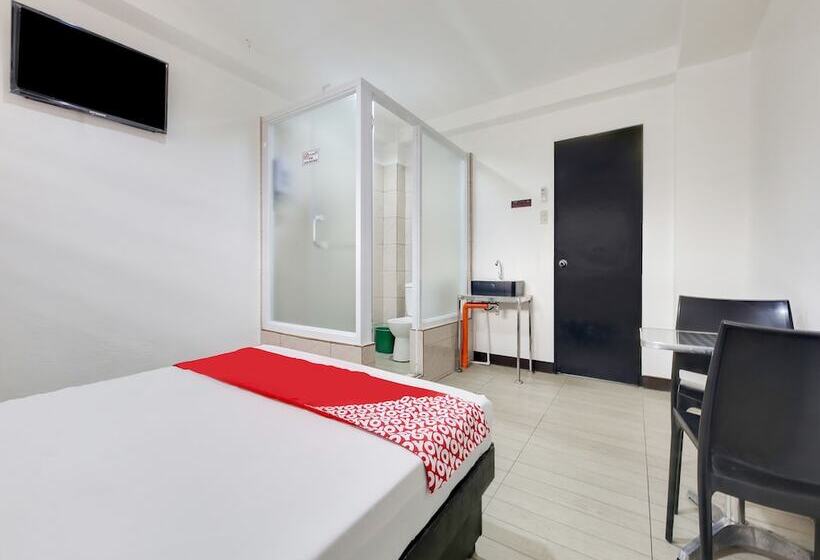 فندق Golden Majestic Pension Inn