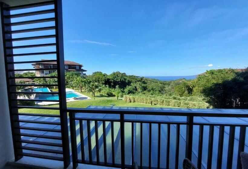 3 Br / 2ba Anvaya Cove Courtyard Unit