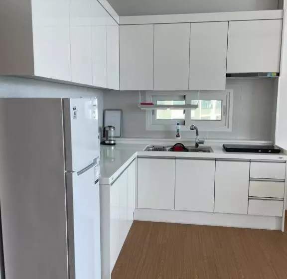 هاستل Lakestone&hotel Sokcho
