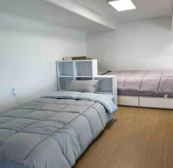 هاستل Lakestone&hotel Sokcho