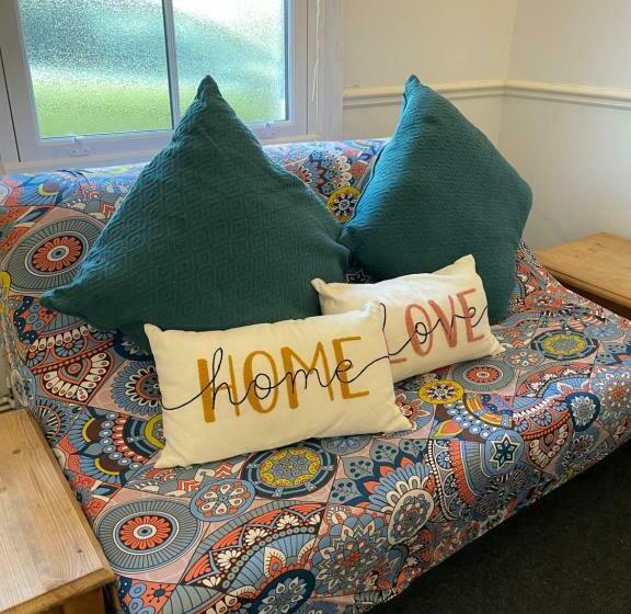 Cozy 3 Bedrooms Home Off Mill Road Sleep Up To 6