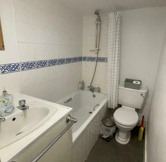 Cozy 3 Bedrooms Home Off Mill Road Sleep Up To 6