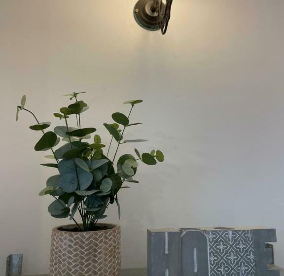 Cozy 3 Bedrooms Home Off Mill Road Sleep Up To 6