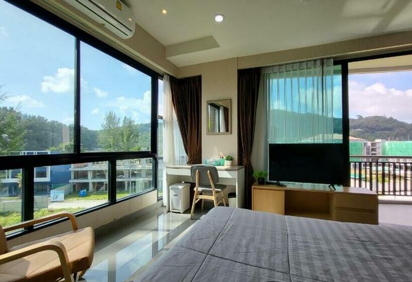 Naithorn Beach Place