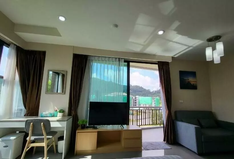 Naithorn Beach Place