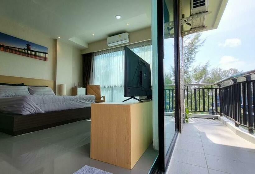 Naithorn Beach Place