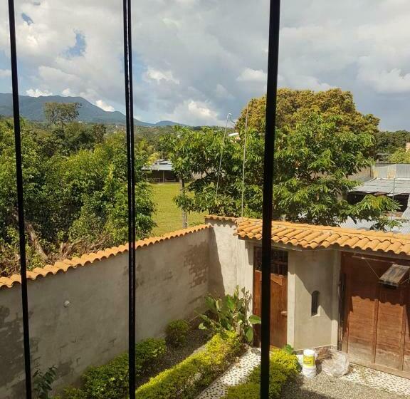 פנסיון Brother´s International Backpackers