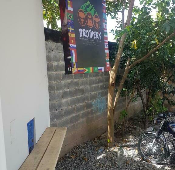 פנסיון Brother´s International Backpackers