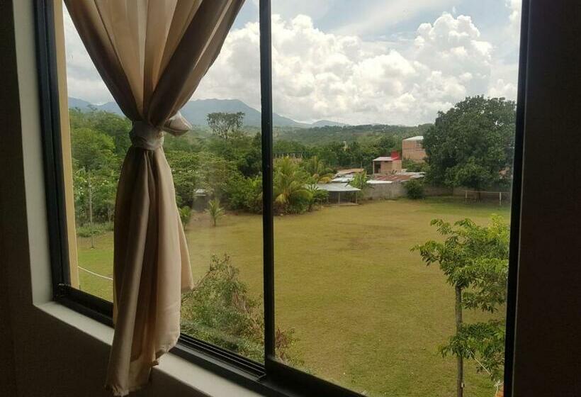 פנסיון Brother´s International Backpackers