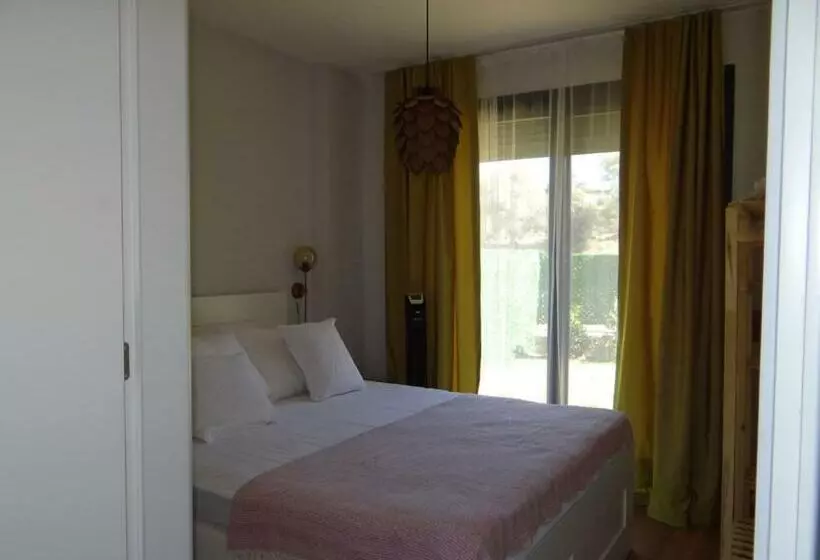 Nazlı Bahçe Karaburun