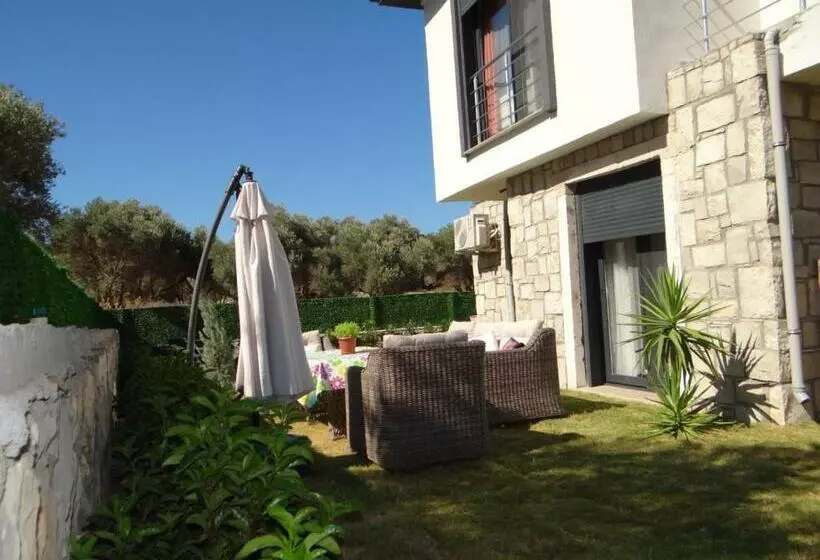 Nazlı Bahçe Karaburun