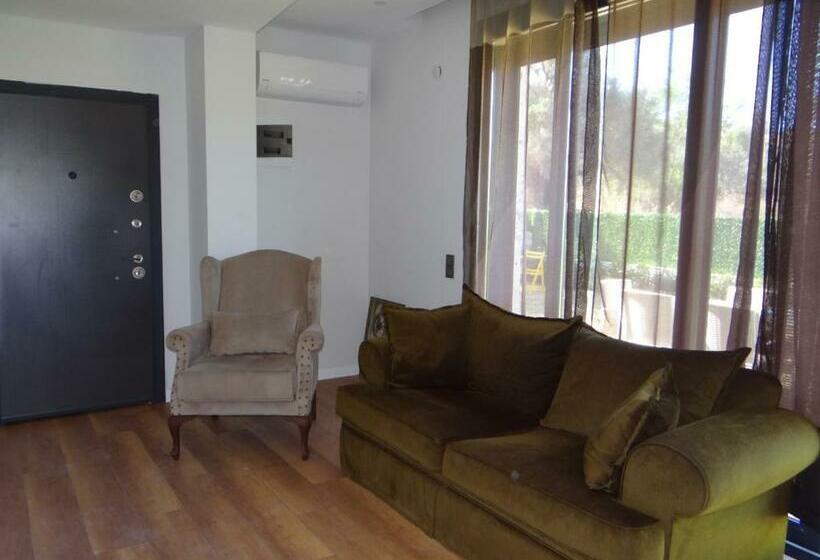 Nazlı Bahçe Karaburun