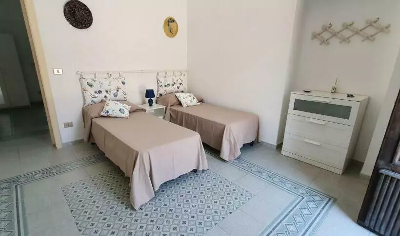 A 2 Passi Dal Mare   Grazioso Trilocale A Locri