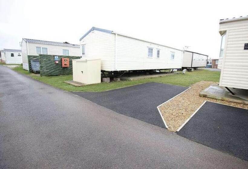 Charming And Peaceful 2 Bed Chalet In Hampshire