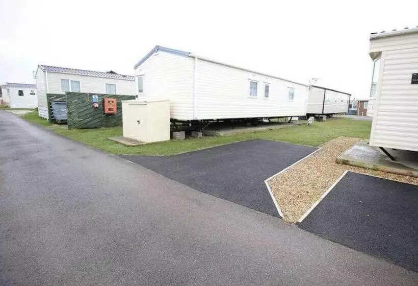 Charming And Peaceful 2 Bed Chalet In Hampshire