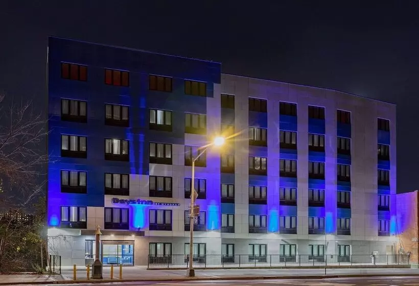 Hotelli Days Inn By Wyndham Bronx Nyc
