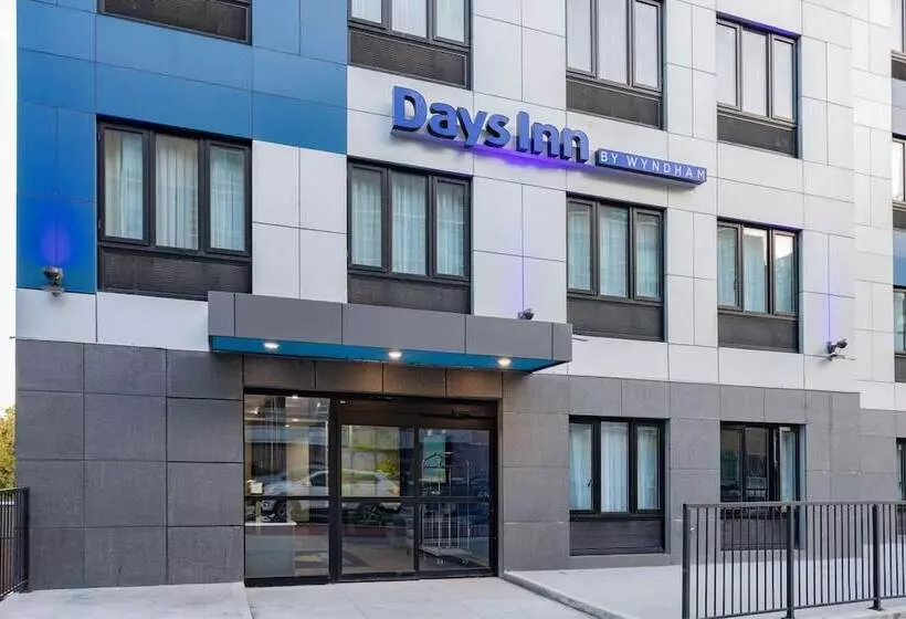 Hotelli Days Inn By Wyndham Bronx Nyc