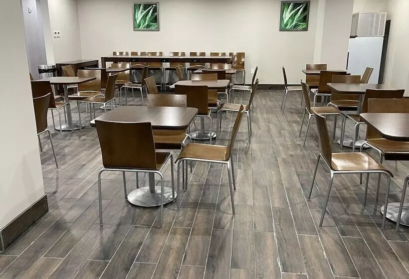 Hotelli Days Inn By Wyndham Bronx Nyc