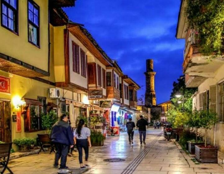 Lego Rezidance,security,pool,free Wi Fi,near Mall