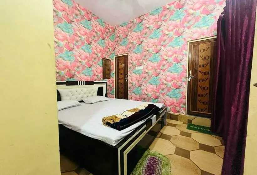 پانسیون Maa Gauri Paying Guest House
