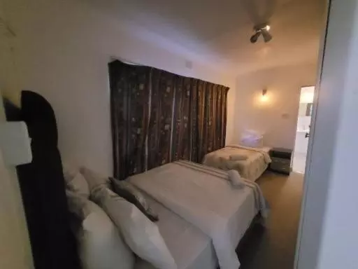 Majatalo Zenith House Boston Self Catering Accomodation