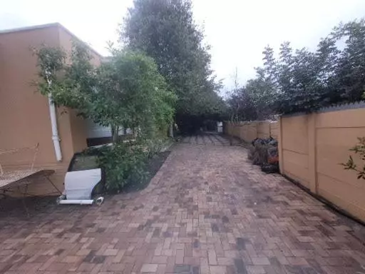 Majatalo Zenith House Boston Self Catering Accomodation