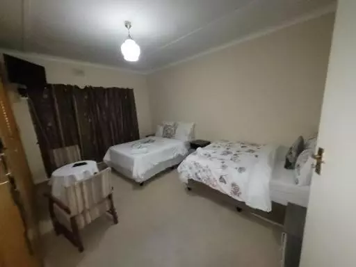 Majatalo Zenith House Boston Self Catering Accomodation
