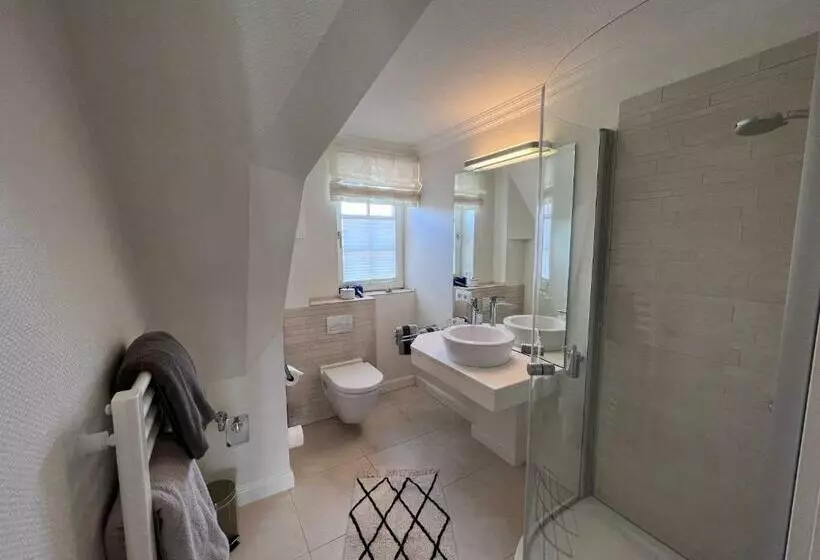 Wellenreiter Am Meer