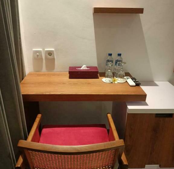 Отель The Kd Suites & Coffee Shop