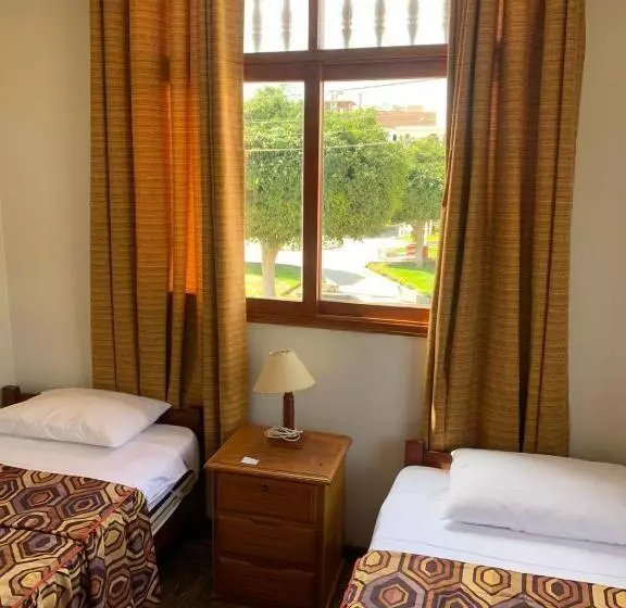 پانسیون Hostal El Amigo