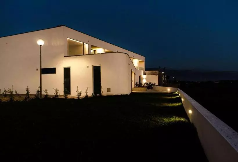 ユースホステル Marinhas Bed & Breakfast