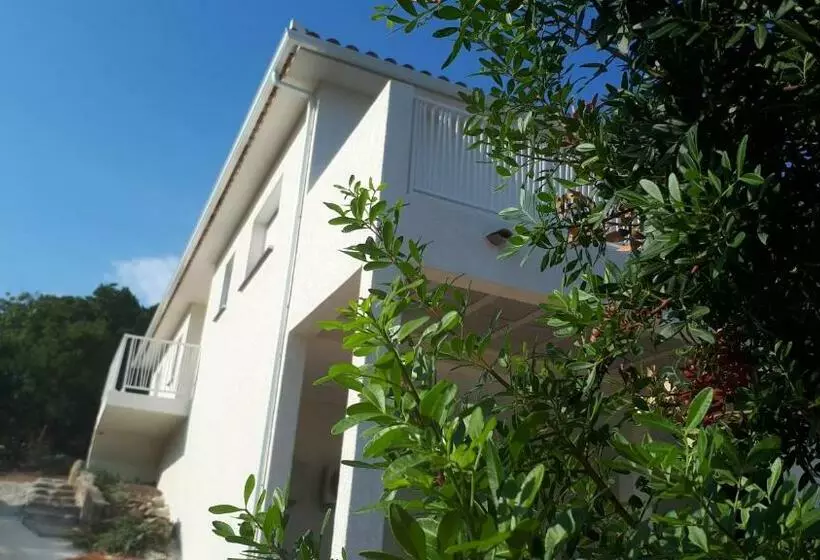 Jolie Villa Dans Un Endroit Paisible, à 3 Mn De La Mer Et De La Montagne