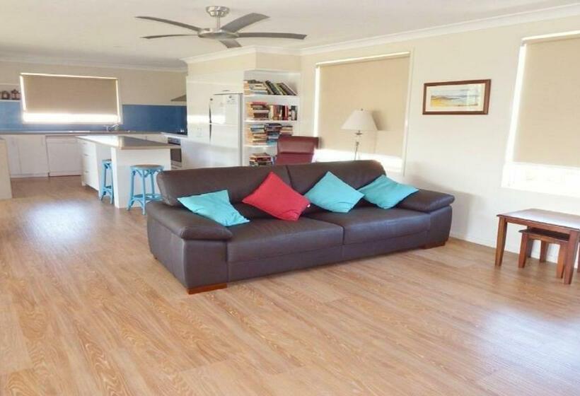 펜션 Amberlee House   Bring Your Own Linen