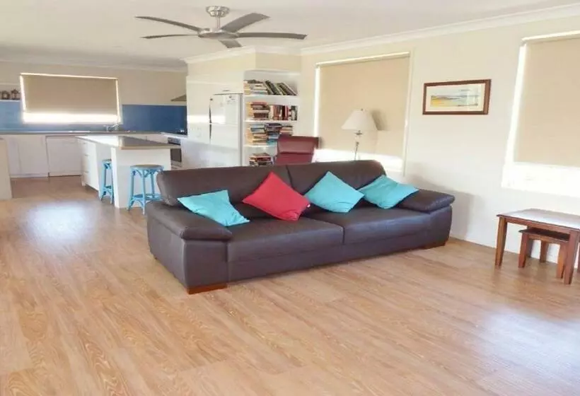 ペンション Amberlee House   Bring Your Own Linen