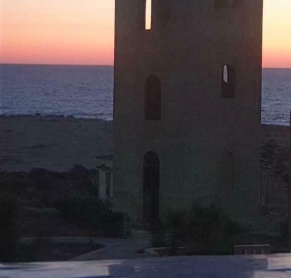 شاليه غرفتين ع البحر بقريه اندلسيه مرسي مطروح