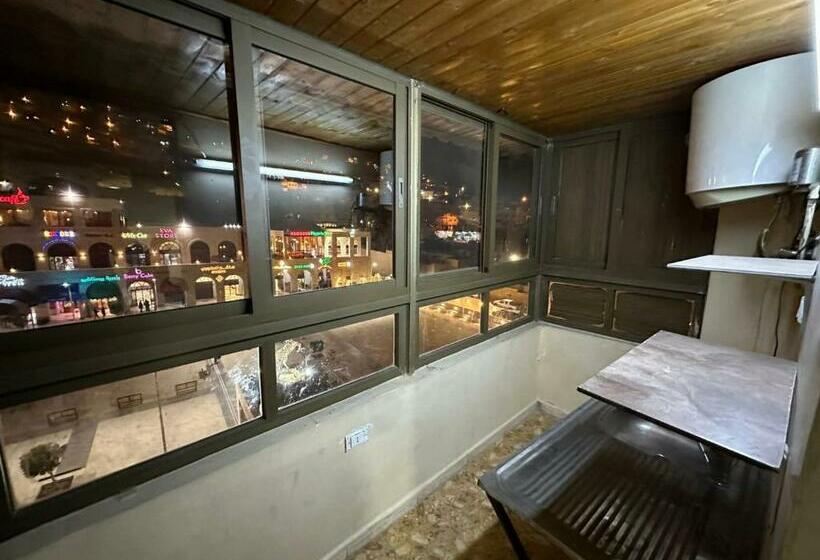 تختخواب و صبحانه Rose House