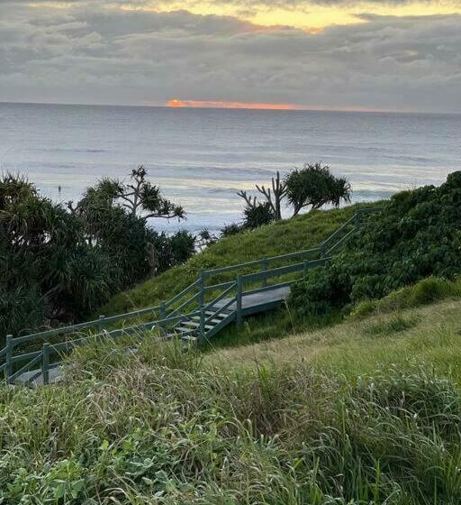 Cabarita Beach 3 Bed Apt Beach Front With Resort Pools & Spa