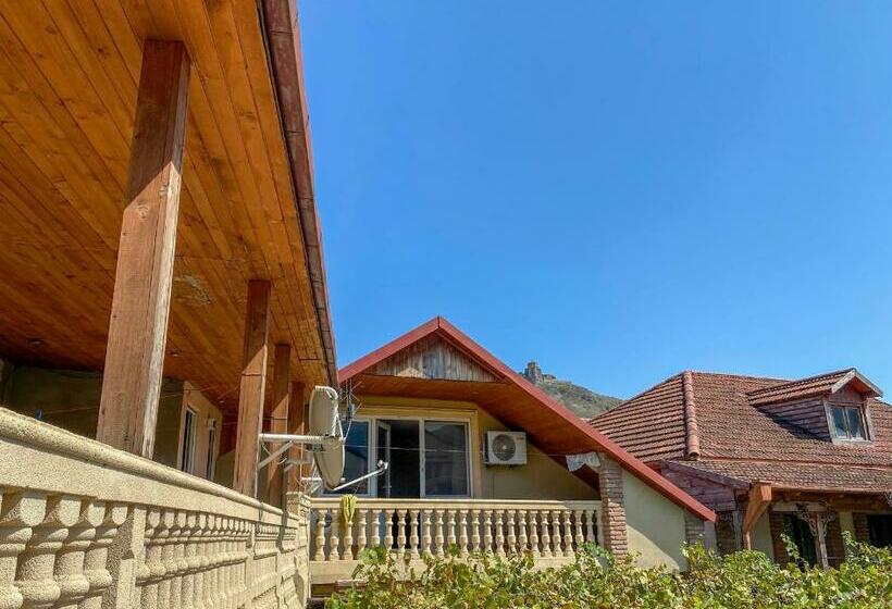 پانسیون Guest House Nana