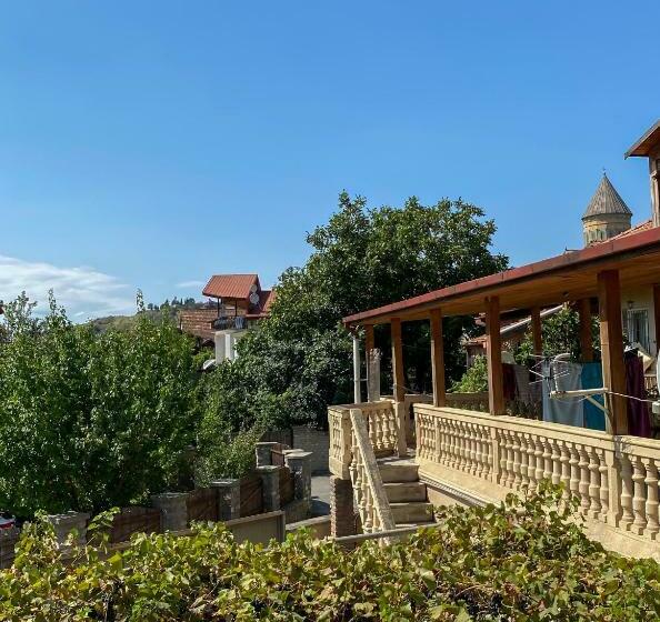 پانسیون Guest House Nana