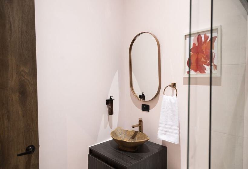 Royal Living Poblado