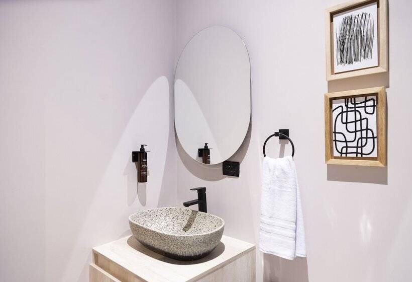 Royal Living Poblado