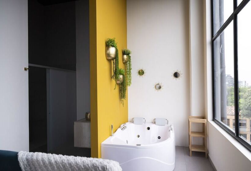 Royal Living Poblado