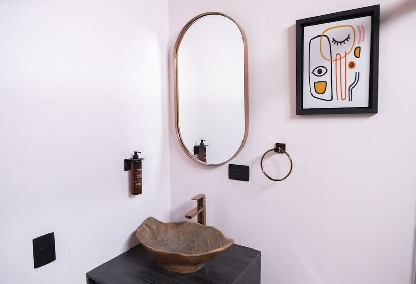 Royal Living Poblado