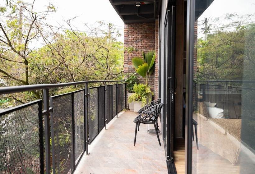 Royal Living Poblado