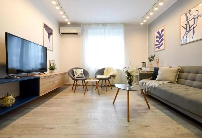 Thunderstorm Spacious 2br Apt At Piata Romana