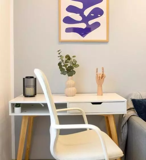 Thunderstorm Spacious 2br Apt At Piata Romana